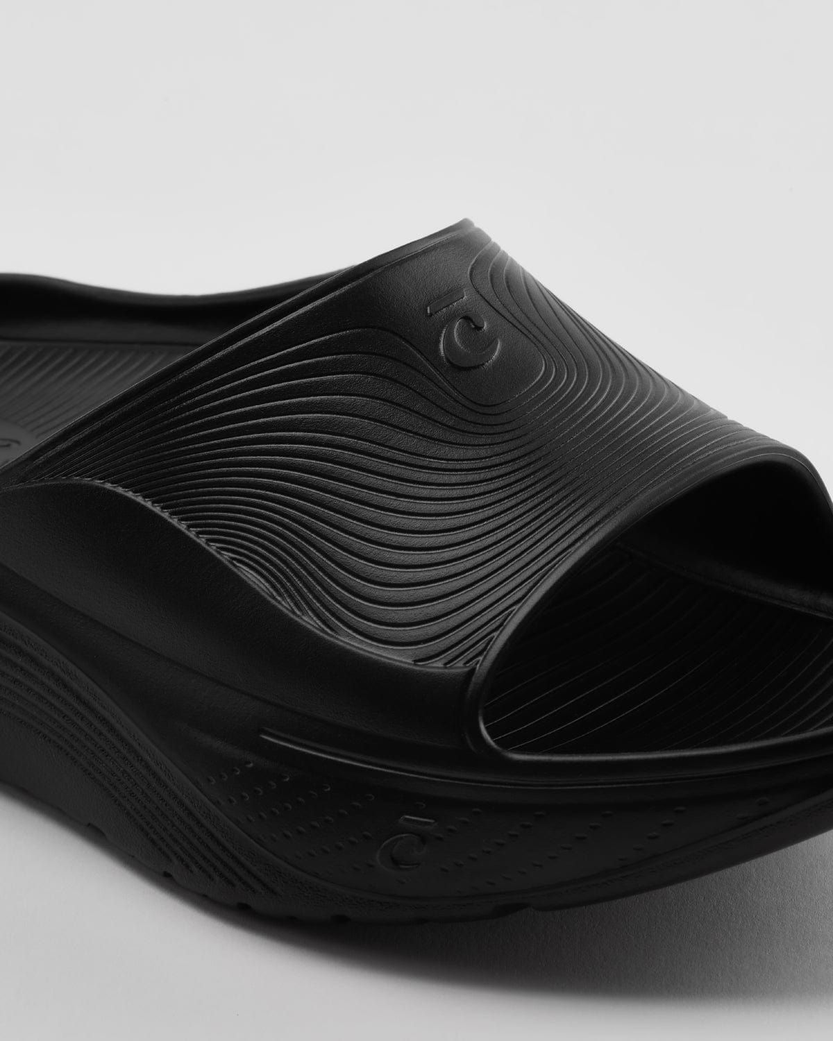 Women's SuperCush Recovery Slide - Black - Image 4